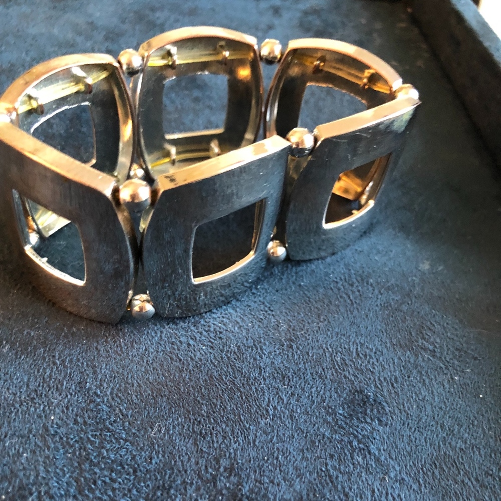 Silver open square stretch bracelet - Picture 2 of 4